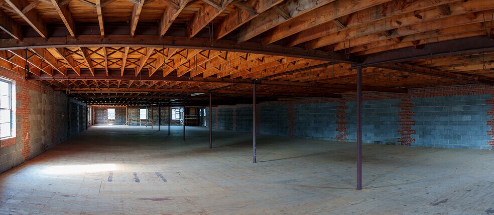 More Photos Of 124 W Main St, Aberdeen Storefront Retail Residential For Sale