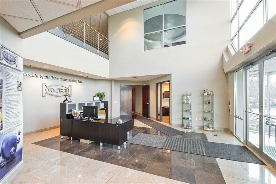 More Photos Of 1145 Mitchell Ct, Crystal Lake Flex For Sale