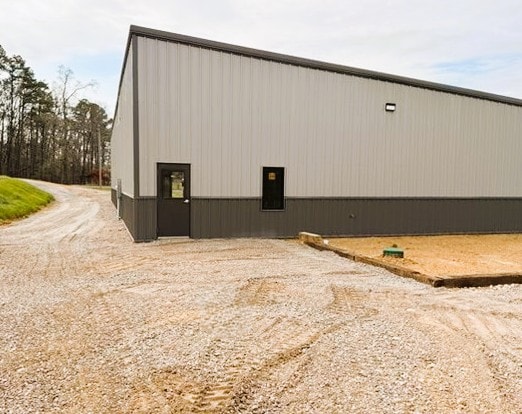 More Photos Of 347 Rymer Rd, Chatsworth Warehouse For Lease