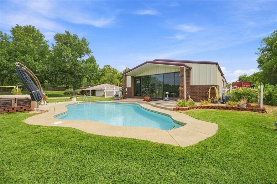 More Photos Of 12301 US Highway 77, Lexington Specialty For Sale