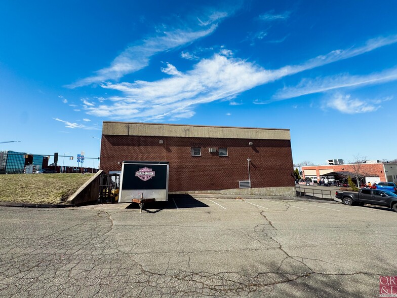 More Photos Of 400 Connecticut Blvd, East Hartford Freestanding For Lease