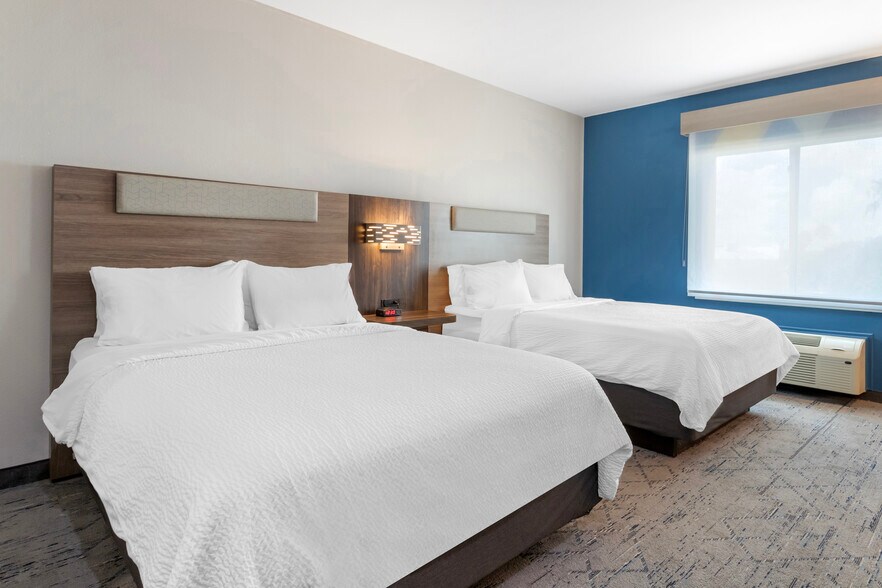 More Photos Of 2965 E Main St, Alice Hotel For Sale