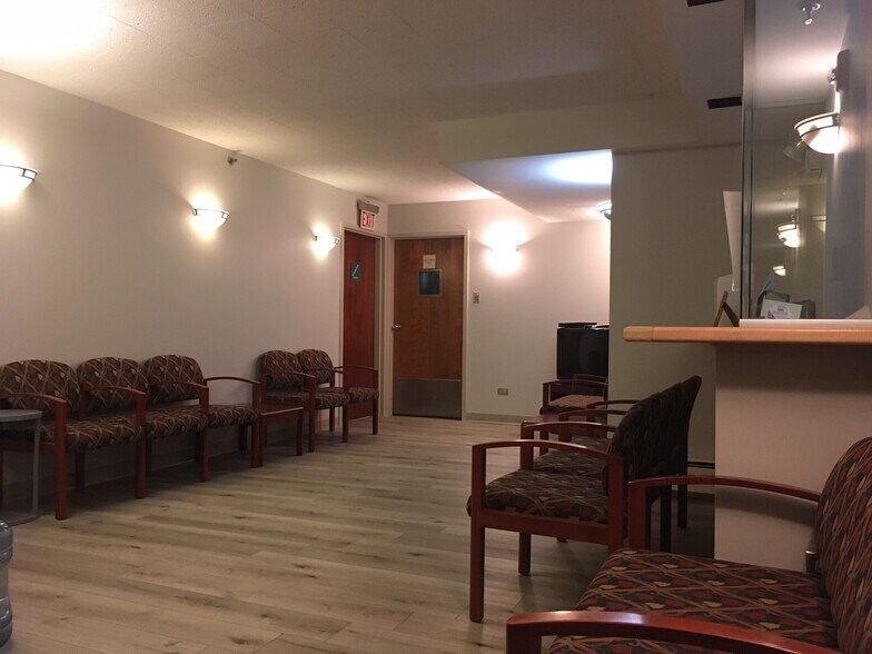 More Photos Of 6309-6313 W 95th St, Oak Lawn Medical For Lease
