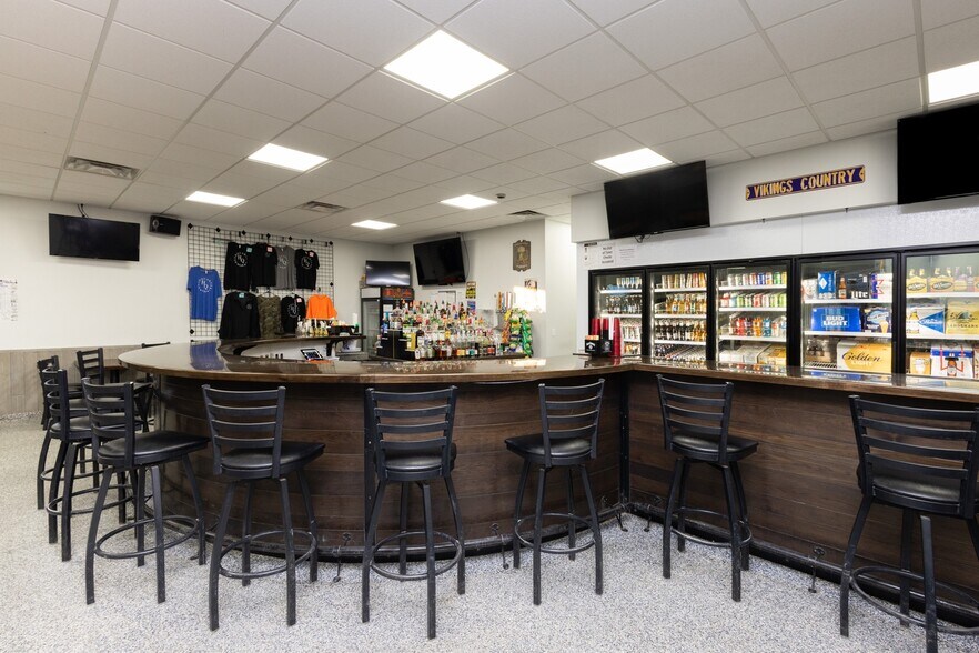 More Photos Of 317 Studdart Ave, Graceville General Retail For Sale