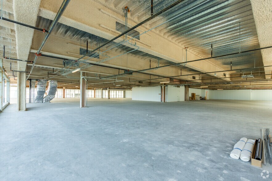 More Photos Of 1400 NW North River Dr, Miami Unknown For Lease