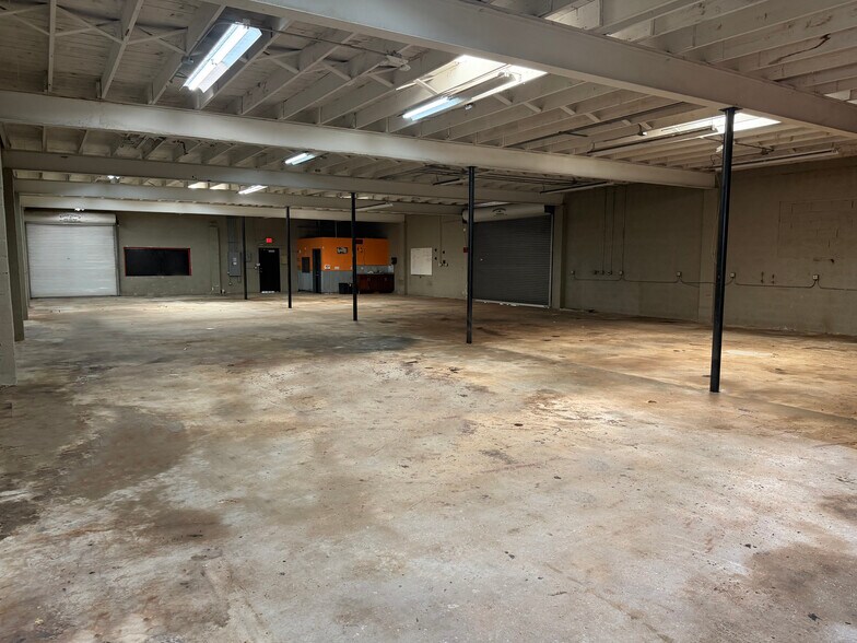 More Photos Of 1636 NE 12th Ter, Fort Lauderdale Manufacturing For Lease