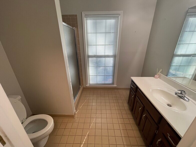 More Photos Of 1111 Cambridge Sq, Alpharetta Office Residential For Sale