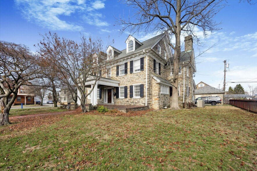 More Photos Of 400 E 21st St, Chester Office For Sale