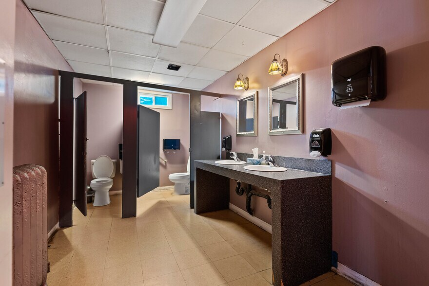 More Photos Of 3879 Rebstock Rd, Fort Erie Storefront Retail Residential For Sale