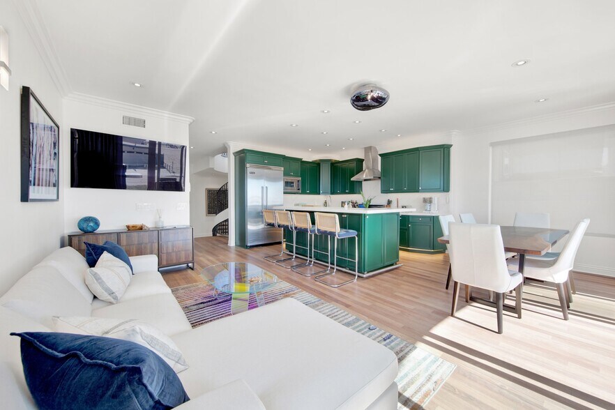 More Photos Of 5121 E Ocean Blvd, Long Beach Apartments For Sale