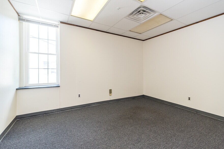 More Photos Of 11 Davis Rd, Phoenixville Apartments For Lease