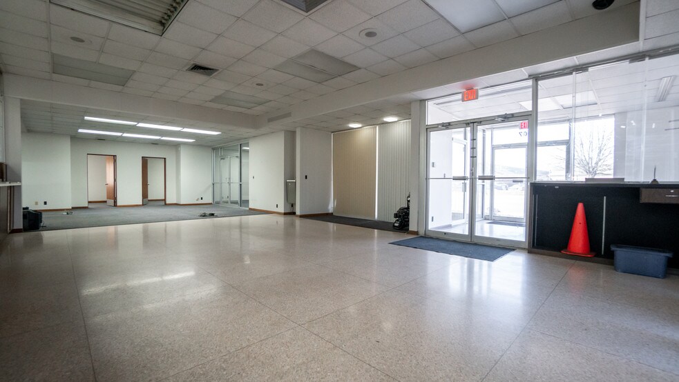 More Photos Of 7007 Calumet Ave, Hammond General Retail For Sale