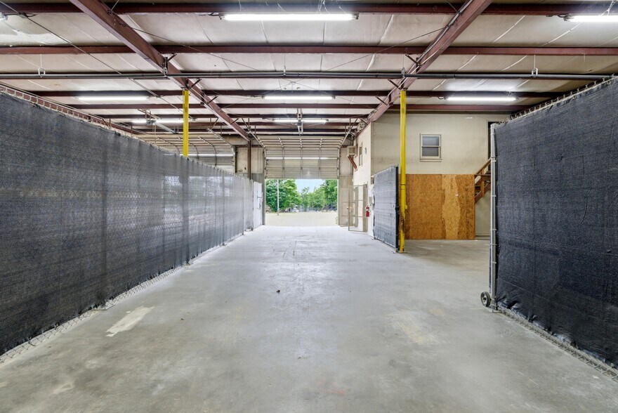 More Photos Of 709 Freedom Dr, Raleigh Flex For Lease