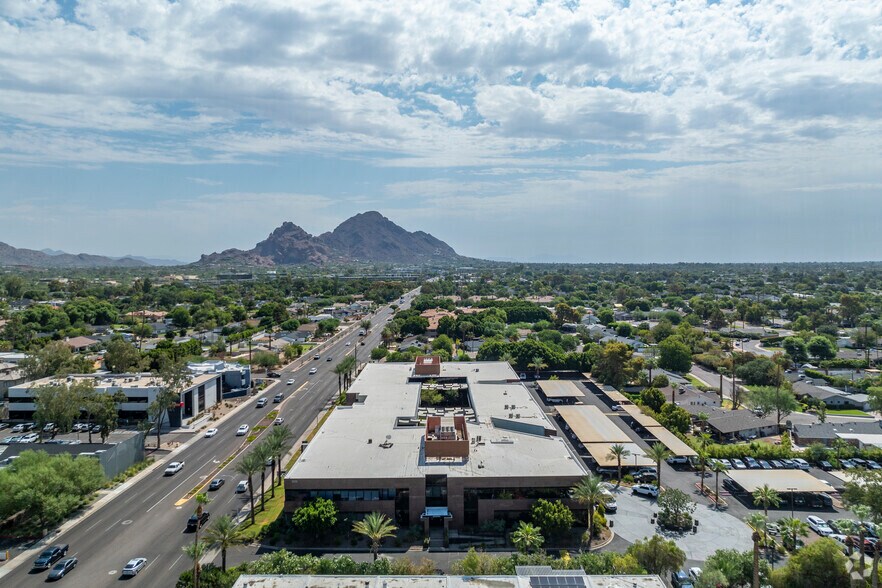 More Photos Of 3333 E Camelback Rd, Phoenix Office For Lease