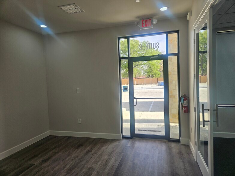 More Photos Of 18739 Mueschke Rd, Cypress Medical For Lease