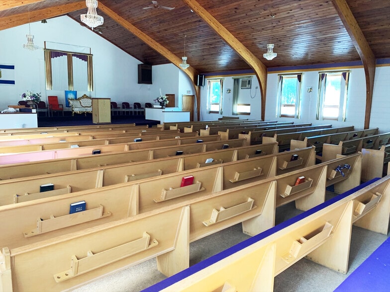 More Photos Of 375 North Dr, South Elgin Religious Facility For Sale