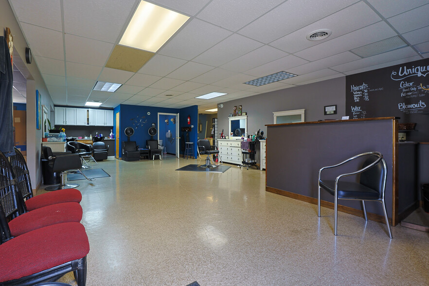 More Photos Of 315 N Main St, Brownstown Office For Sale