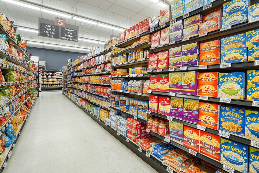 More Photos Of 904 S Greenwood St, Shoshone Supermarket For Sale