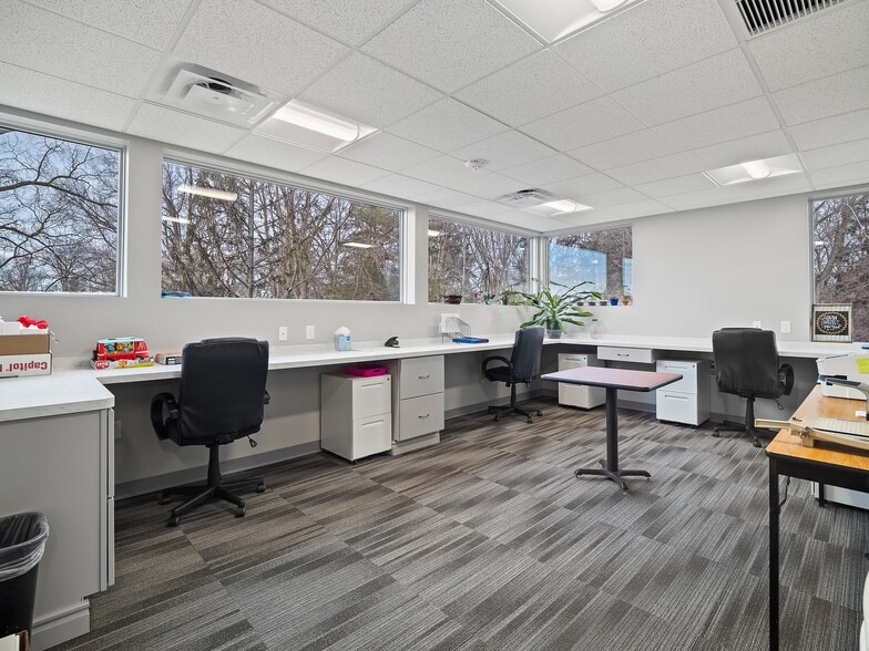 More Photos Of 25300 Lorain Rd, North Olmsted Medical For Lease