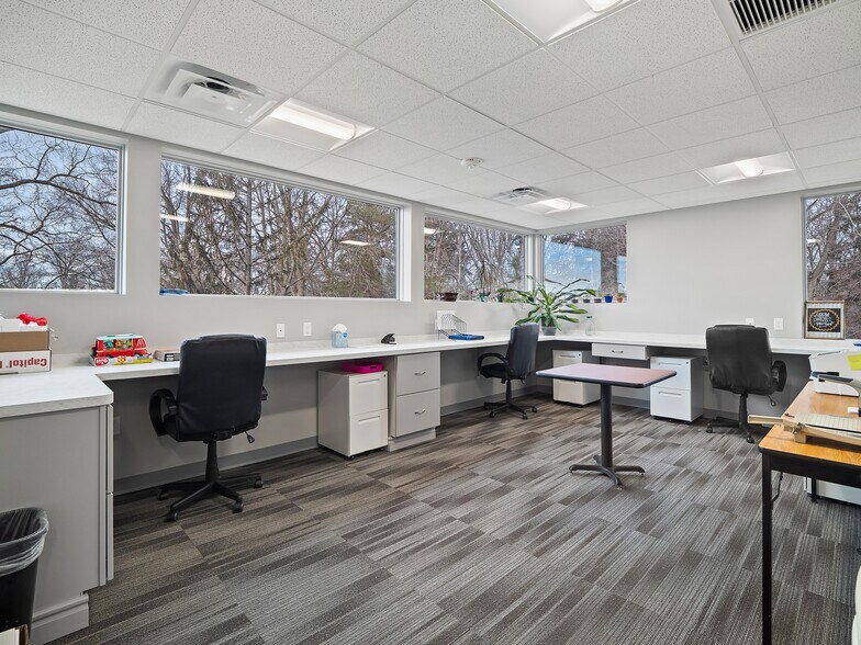 More Photos Of 25300 Lorain Rd, North Olmsted Medical For Lease