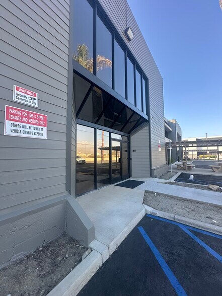 More Photos Of 1585 S D St, San Bernardino Office For Lease
