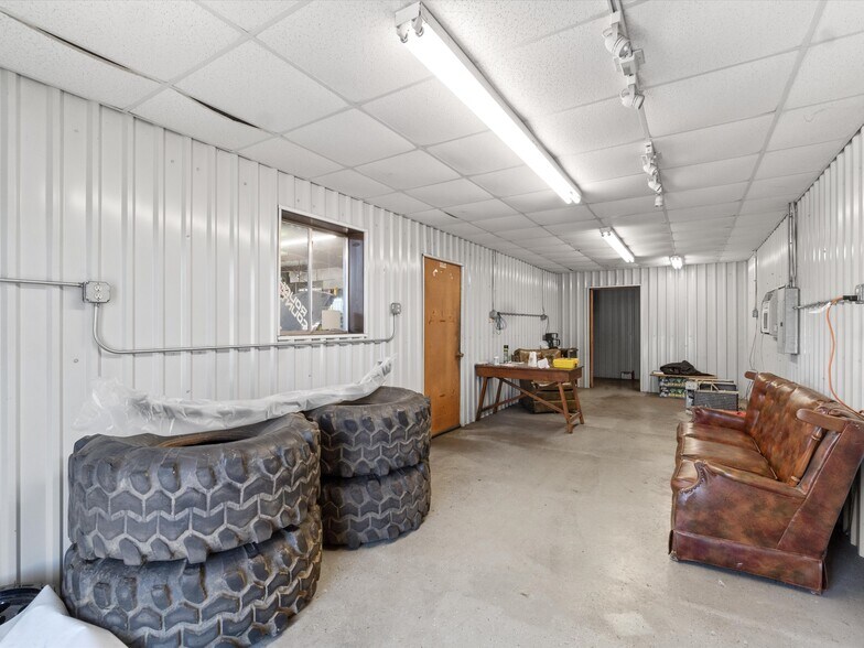 More Photos Of 300 State Highway 155 N, Gilmer Service For Sale