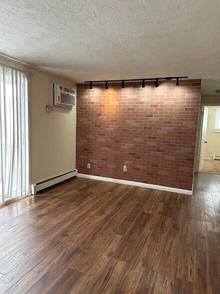 More Photos Of 1545 Kansas Ave, Lorain Apartments For Sale