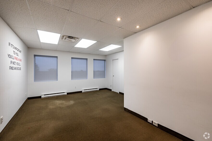 More Photos Of 800 Boul Chomedey, Laval Medical For Lease