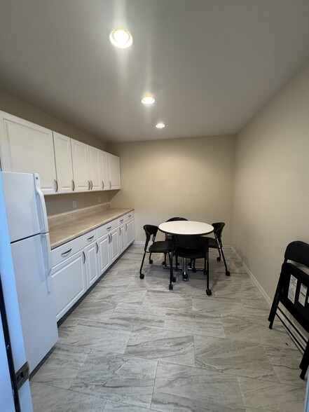 More Photos Of 3903 Industry Blvd, Lakeland Warehouse For Lease