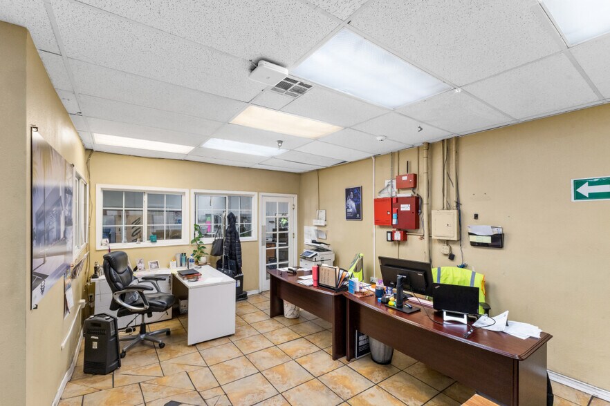 More Photos Of 1601 E 4th Ave, El Paso Industrial For Sale