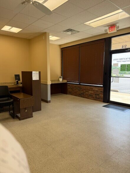 More Photos Of 500-548 Santa Fe Dr, Weatherford General Retail For Lease