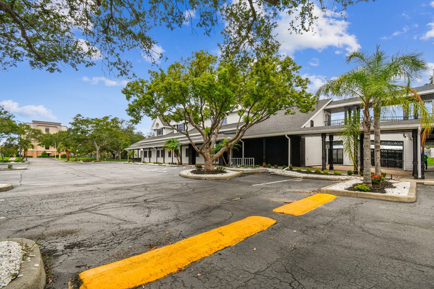 More Photos Of 300 E Bay Dr, Largo Office For Lease