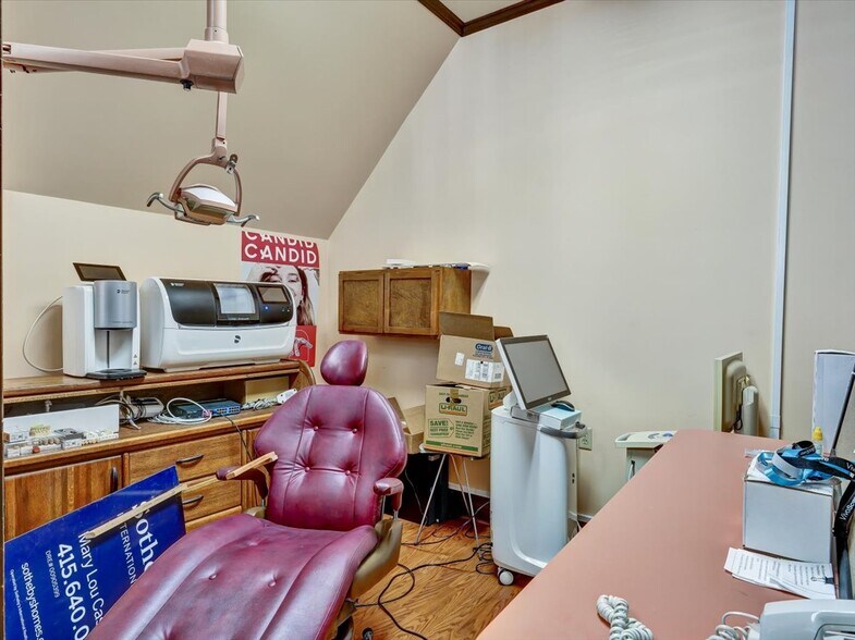 More Photos Of 2250 Union St, San Francisco Storefront Retail Office For Sale