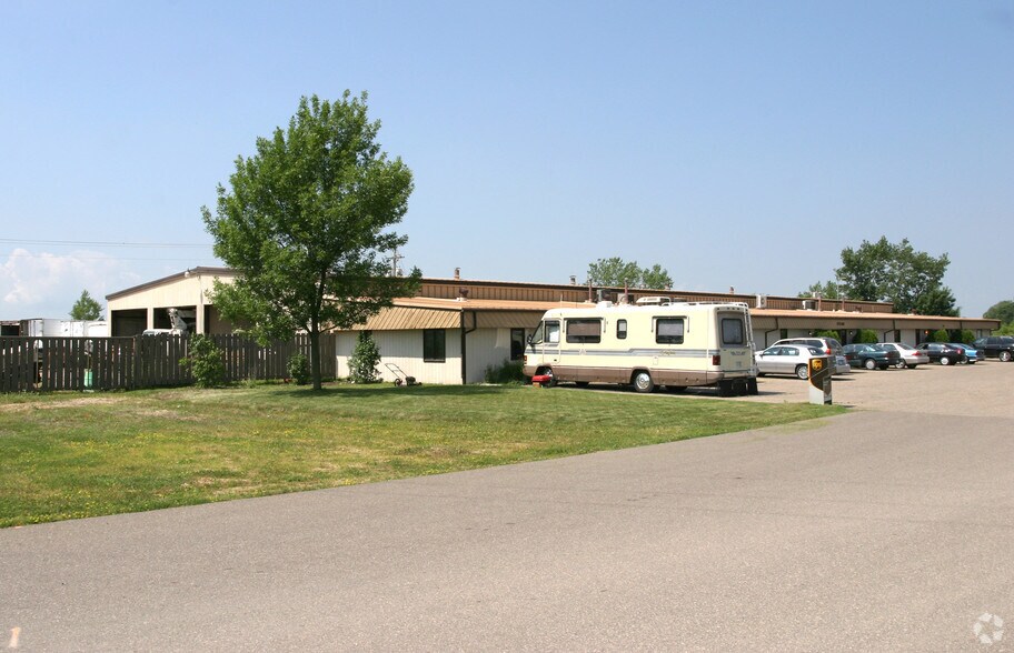More Photos Of 17066 County Road 87, Prior Lake Service For Lease