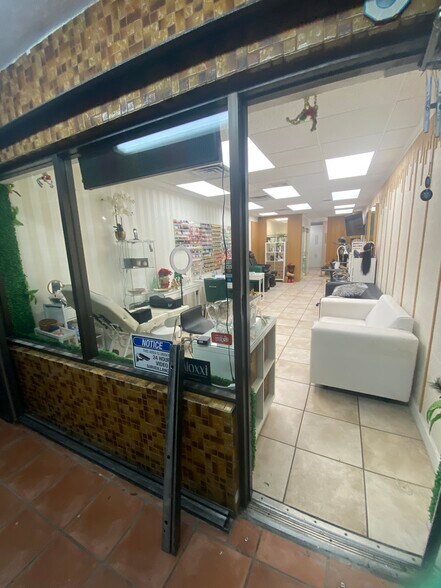 More Photos Of 6890 W Flagler St, Miami Storefront Retail Office For Lease