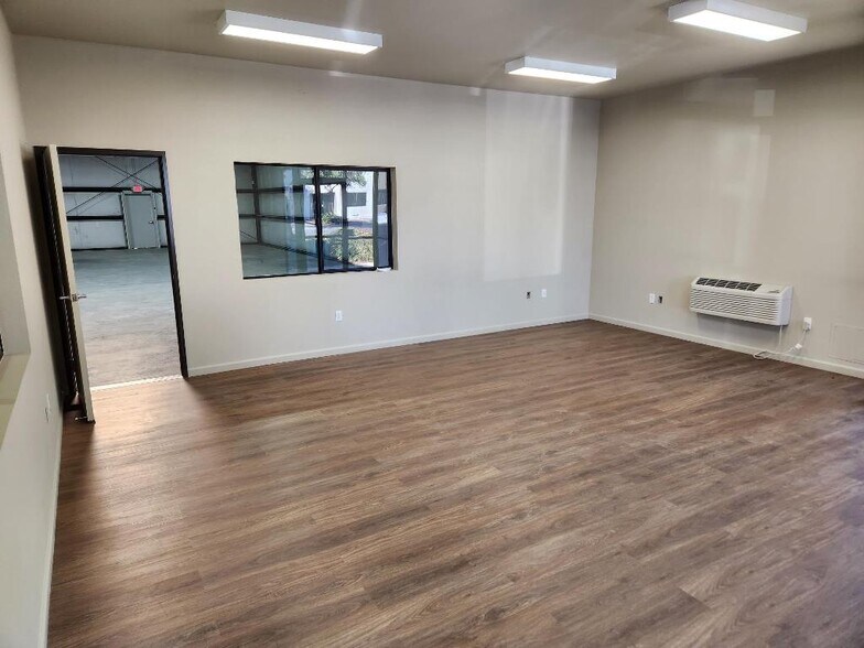 More Photos Of 4565 Skyway Dr, Olivehurst Warehouse For Lease