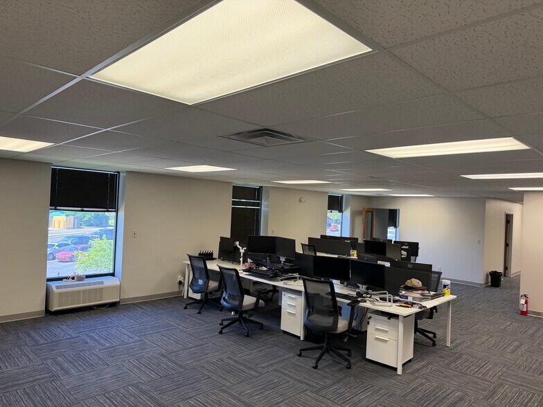 More Photos Of 10200 Linn Station Rd, Louisville Office For Lease