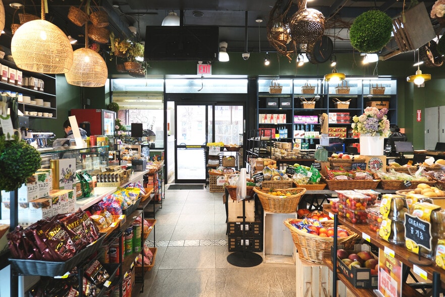 More Photos Of 14206 41st Ave, Flushing Supermarket For Lease