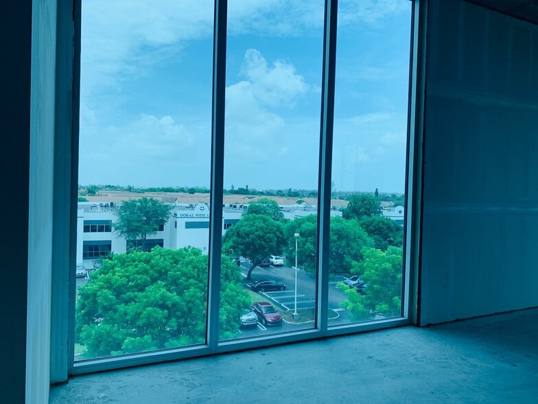 More Photos Of 10450 NW 33rd St, Doral Office For Sale