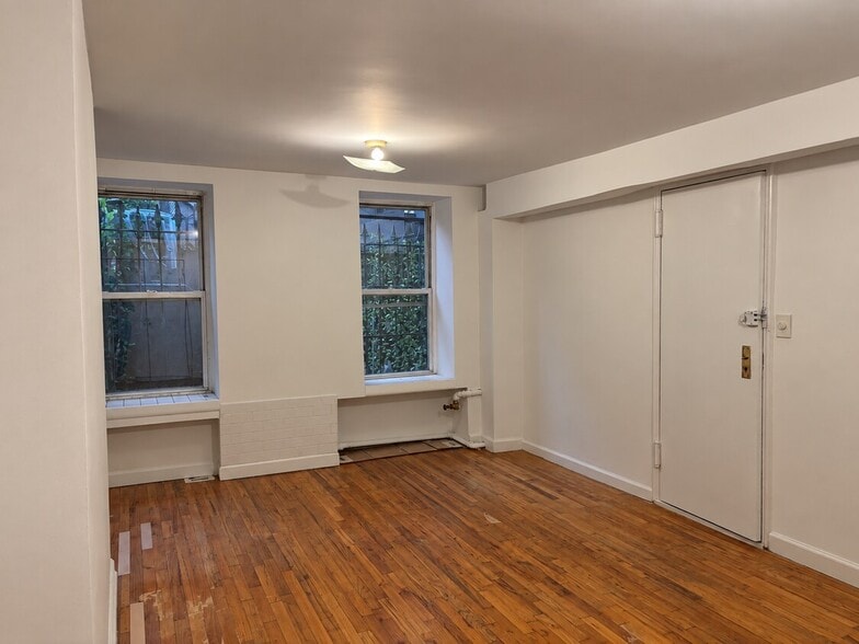 More Photos Of 237 E 12th St, New York Apartments For Lease
