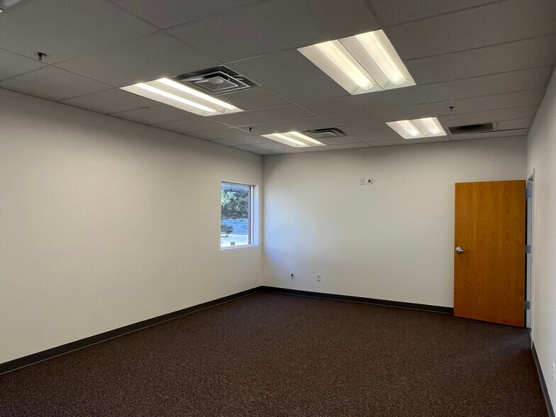 More Photos Of 4219 Charter Ave, Oklahoma City Distribution For Lease