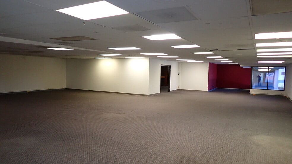 More Photos Of 8626 Wilbur Ave, Northridge Warehouse For Lease