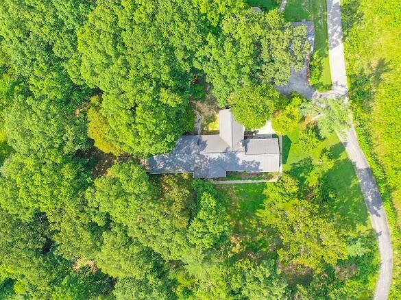 More Photos Of 853 E 4th St, London Office For Lease