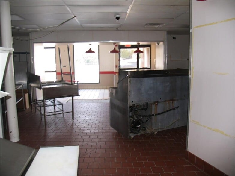 More Photos Of 845 N Main St, Providence Medical For Sale