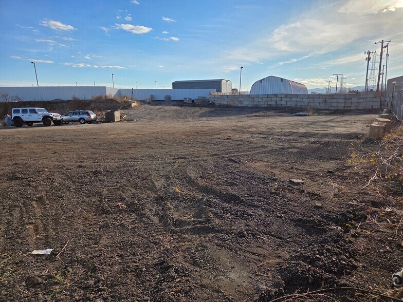 More Photos Of 4290 Clay st, Englewood Industrial For Lease