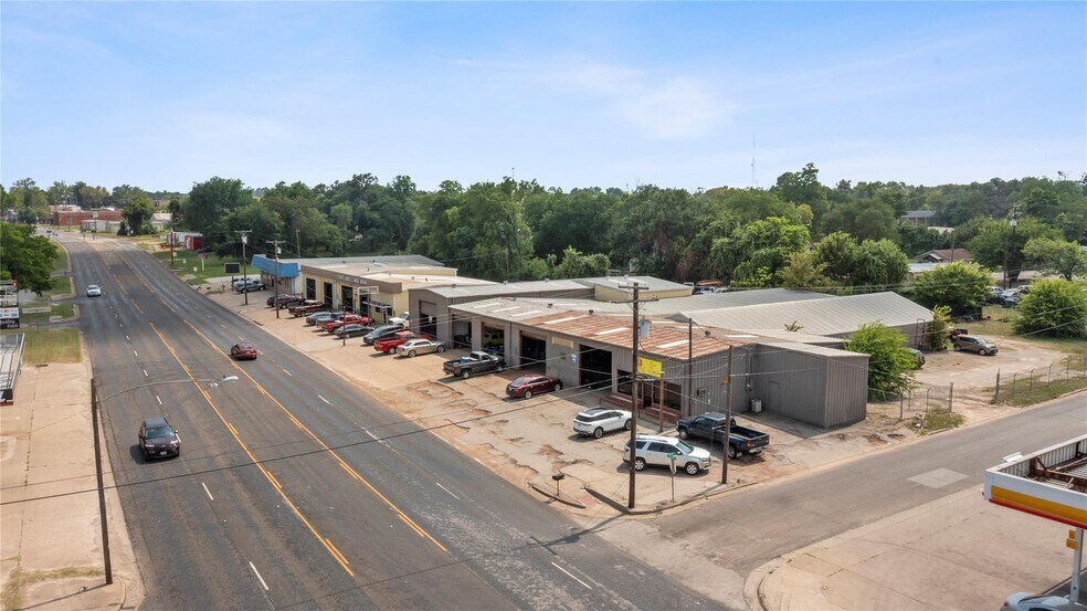 More Photos Of 613 N Palestine St, Athens Auto Repair For Sale