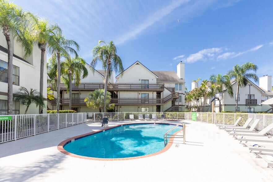 More Photos Of 1212 NW 82nd Ave, Doral Hotel For Sale