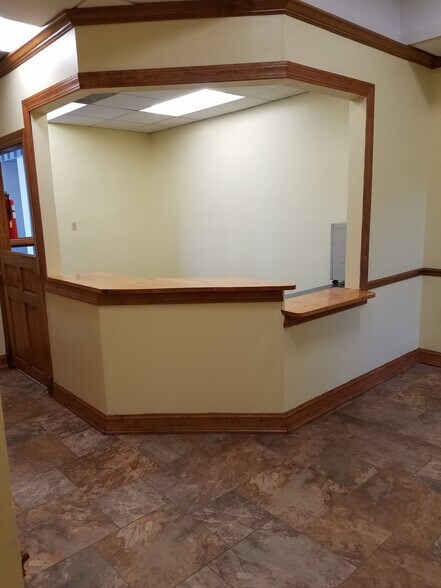 More Photos Of 6 Century Hill Dr, Latham Office For Lease