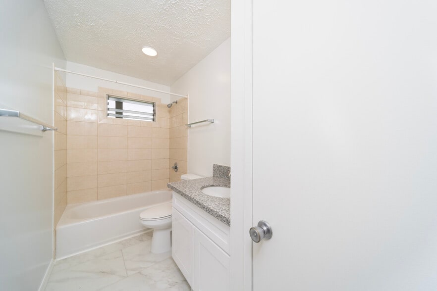 More Photos Of 230 Kapiolani St, Hilo Apartments For Sale
