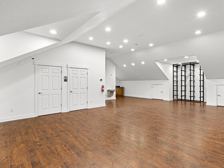 More Photos Of 14 Mimidis Ln, Swannanoa Office For Sale